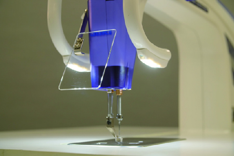 Juki J350QVP Miyabi Machine